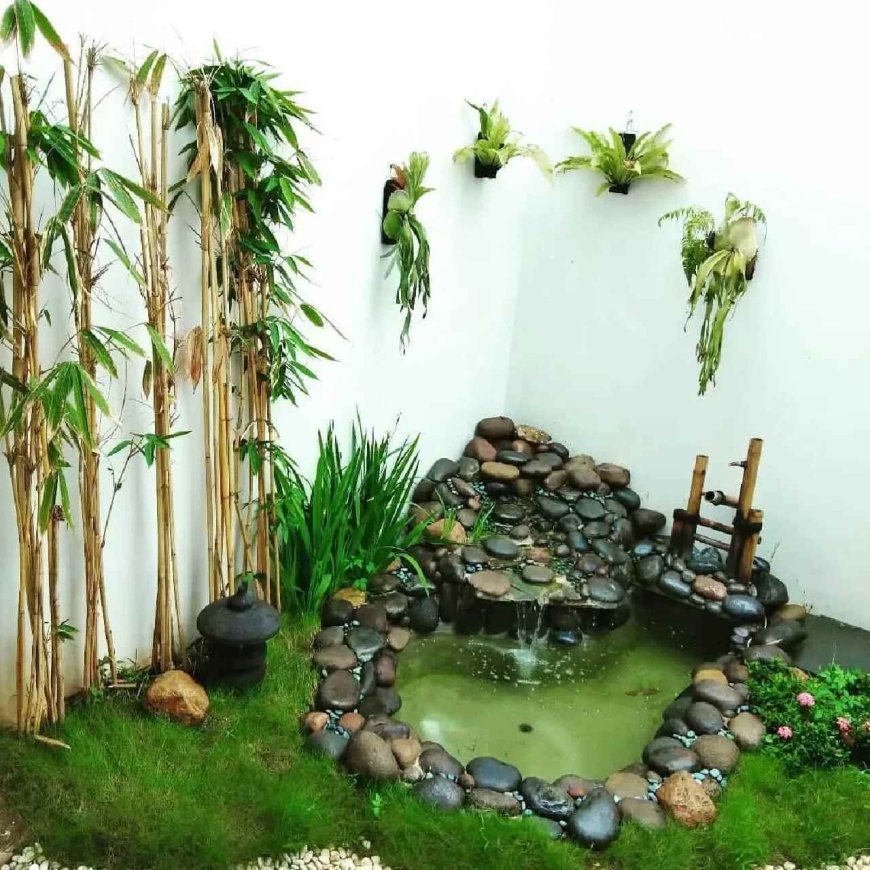 Taman Belakang Rumah dengan Kolam Ikan