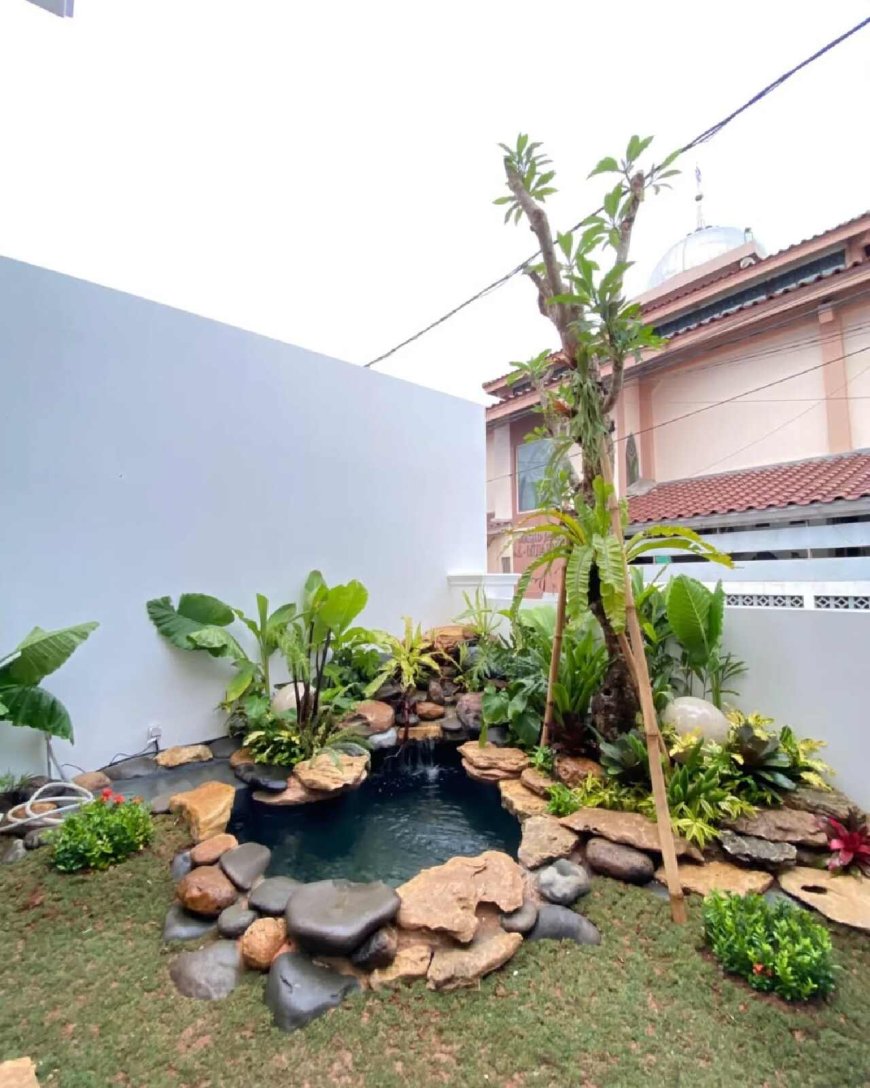 Taman Outdoor Tropis dan Luas