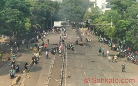 Massa Remaja Padati Kramat Kwitang, Aksi Tertahan di Barikade