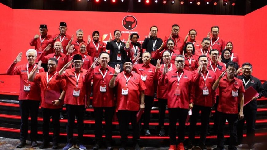 Megawati Rapikan PDIP, Hasto Tak Masuk Struktur Baru