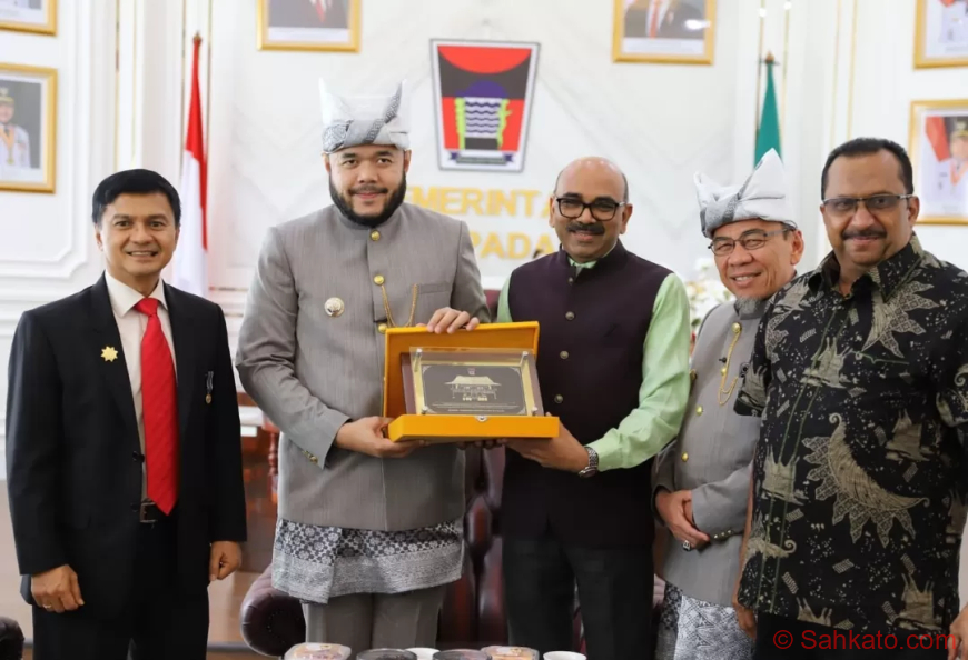 Padang Gaet India: Beasiswa, Perdagangan, hingga Kesehatan Siap Ditingkatkan!
