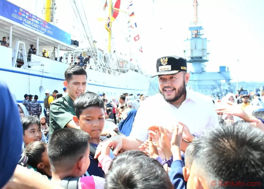 KRI Bima Suci Sambangi Padang, Hadiah Spesial HUT ke-356