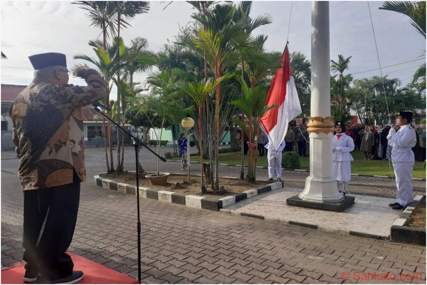 Rektor Unes Pimpin Upacara HUT RI ke-80, Tekankan Peran Pendidikan dalam Kemajuan Bangsa