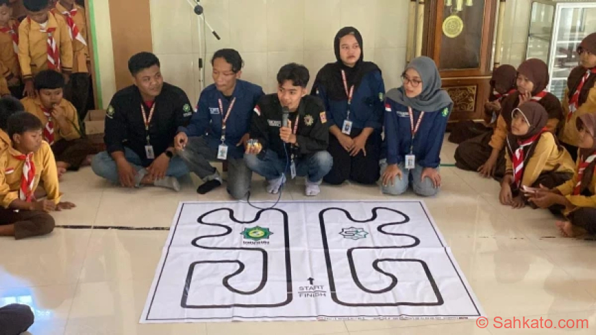 Mahasiswa KKN Unugiri Kenalkan Robotika ke Ratusan Siswa SD Ngawi