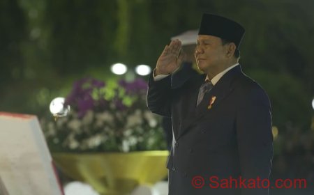 Prabowo Umumkan 10 Pahlawan Nasional, Termasuk Soeharto dan Gus Dur?