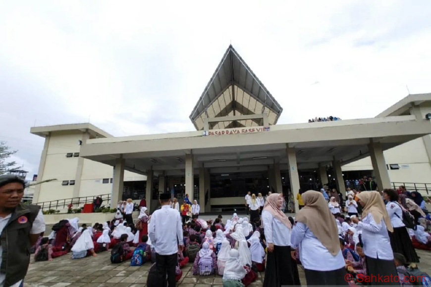 Siswa SDN 11 Belakang Tangsi Padang Antusias Ikuti Simulasi Tsunami Nasional 2025