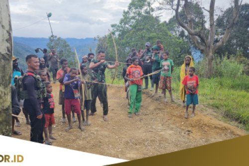 Satgas Yonif 113 Jaya Sakti Gelar Lomba Memanah, Anak Muda Papua Kembali Dekat dengan Tradisi Berburu