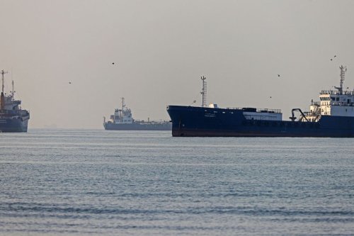 Houthi dan Iran Blokade Dua Selat Strategis, Pasokan Minyak Global Terancam