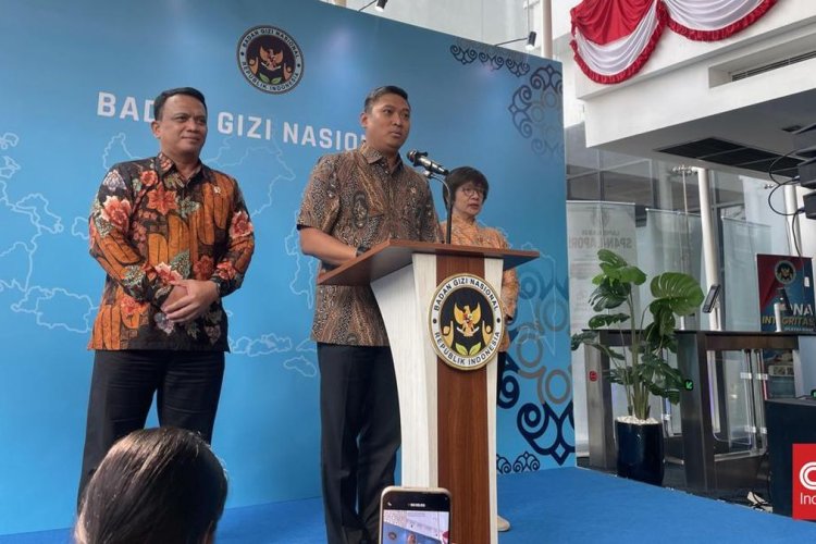 Pegawai BGN yang Ditegur karena Main HP Batal Dipindah ke Papua
