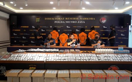 Polda Metro Jaya Amankan 5 Tersangka dan 575.200 Butir Obat Keras Ilegal