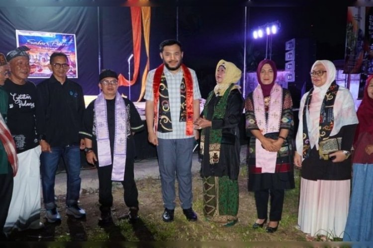 Pelepasan 10 Penyair Sumbar untuk Safari Puisi Empat Negara, Tegaskan Diplomasi Budaya