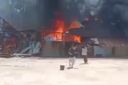 Kebakaran Hanguskan Asrama Putri dan Kantin Ponpes Bustanul Yaqin di Padang Pariaman