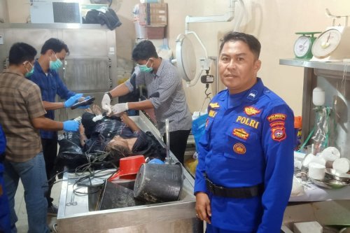 Mayat Pria Tanpa Identitas Ditemukan Terapung di Perairan Batang Arau, Padang