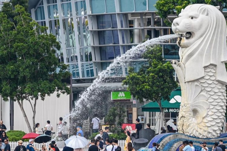 Remaja Prancis di Singapura Dikenakan Denda Akibat Menjilat Sedotan Mesin Jus