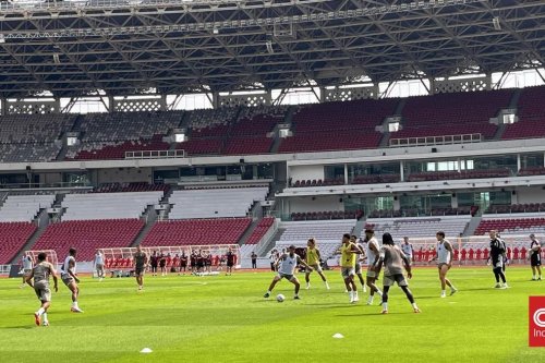 Aston Villa Jalani Latihan di Bawah Terik Matahari Jakarta
