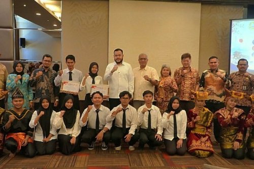 13 Anak Muda Padang Dilepas ke Jepang dan Turki, Siap Taklukkan Karier Global