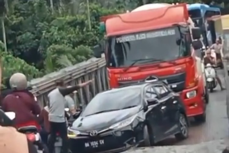 Jembatan Bailey di Bungus Alami Kemiringan, Polresta Padang Minta Pengendara Waspada