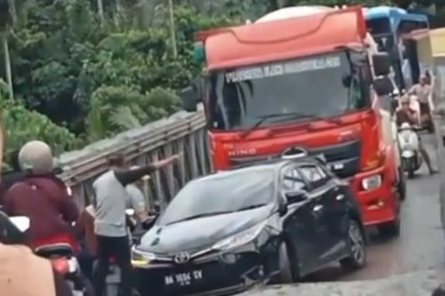 Jembatan Bailey di Bungus Alami Kemiringan, Polresta Padang Minta Pengendara Waspada