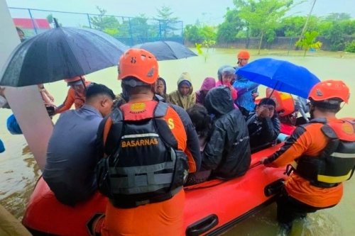 Banjir di Kota Padang Meluas, Tim Gabungan Fokus Evakuasi Warga di 15 Titik