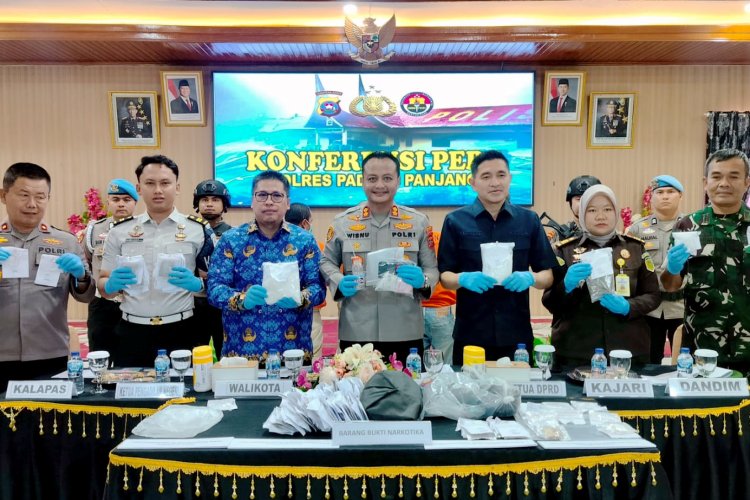 Geledah Rumah di Aia Angek, Polisi Sita Sabu 751,74 Gram dan Amankan 4 Tersangka
