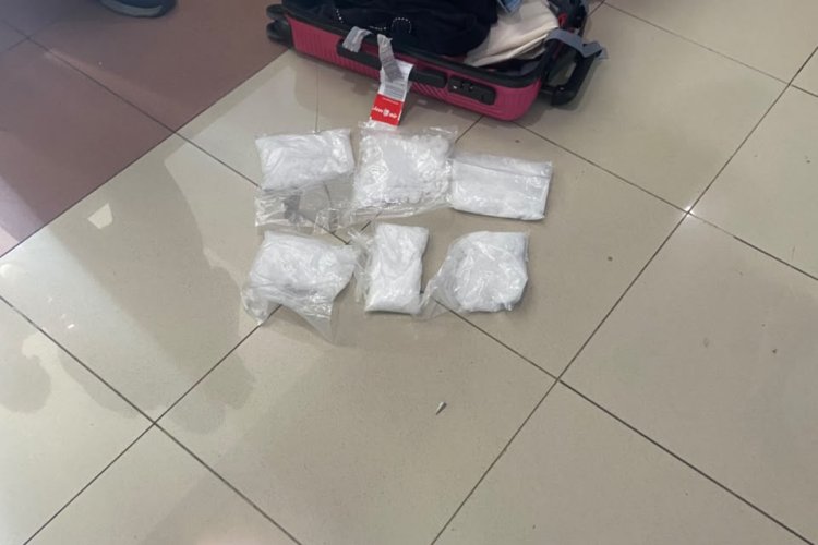 Koper Pink Berisi 1 Kg Sabu Tertinggal di Bandara, Pemiliknya Akhirnya Dibekuk di Lubuk Alung