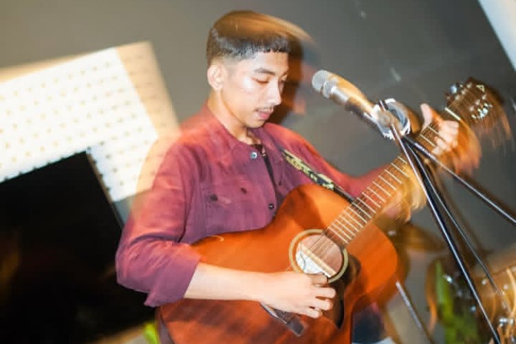 Dari 35 Followers hingga 17 Ribu, Kisah Gema Musisi Muda Sumbar yang Viral dan Kini Kolaborasi di Dangau Studio