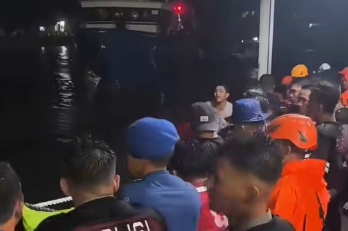 Kapal Mentawai Fast 01 Terombang-ambing di Muaro Padang, 290 Penumpang Akhirnya Dievakuasi Selamat