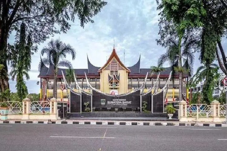 Viral Video ASN Bermesraan di Kantor Gubernuran, Kabiro PBJ Sumbar Pilih Mundur