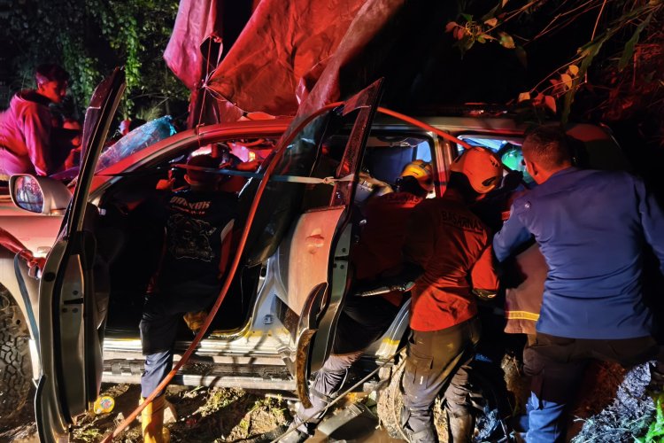 Malam Mencekam di Kelok 17: Empat Korban Terjepit, Satu Dinyatakan Tewas