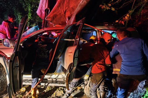 Malam Mencekam di Kelok 17: Empat Korban Terjepit, Satu Dinyatakan Tewas