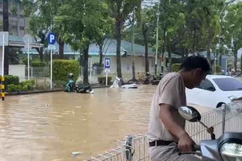 Banjir Rendam Kampus Universitas Baiturrahmah, Mahasiswa dan Dosen Terjebak