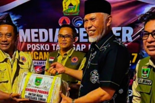 2,2 Ton Rendang dari Sumbar Tiba di NTT, BNPB Pastikan Bantuan Tepat Sasaran