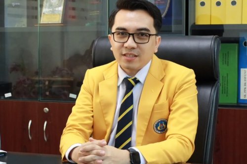 Guru Besar UNP Soroti Dampak Flexing Prestasi Anak terhadap Stres Akademik