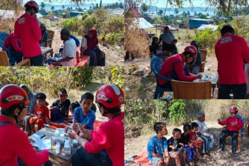 13 Warga Kampung Waso Ronting Diperiksa Tim Medis Semen Padang Peduli Usai Gempa Manggarai Timur