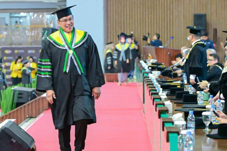 Dirut Bulog Ahmad Rizal Ramdhani Raih Gelar Doktor, Siap Bawa Bulog Jadi Orkestrator Logistik Pangan Internasional
