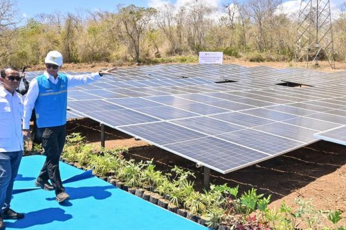7 Proyek PLTS Dibuka untuk Tender Swasta, Bahlil Siapkan Danantara sebagai Penyelamat