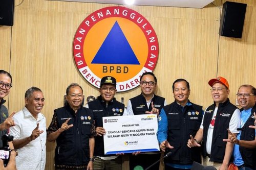 Bank Mandiri Gerak Cepat Salurkan Bantuan Korban Gempa NTT, Libatkan Puluhan Relawan di Enam Titik