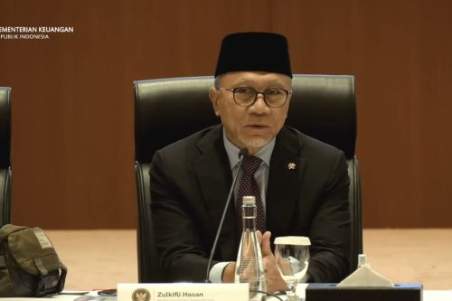 Zulhas Minta Maaf ke Publik, Program MBG Setahun Penuh Gonjang-Ganjing