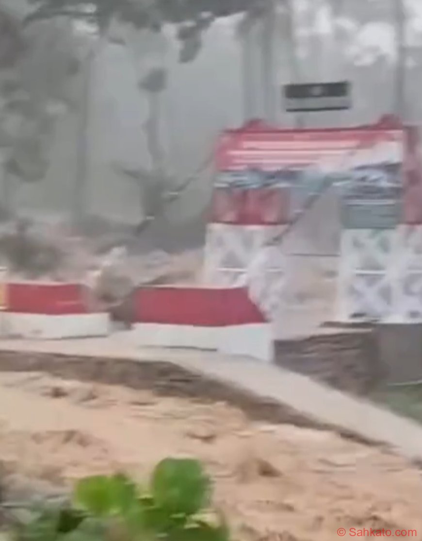 Banjir Rendam Kawasan Guo Padang, Seorang Siswa Sempat Terjebak di Rumah