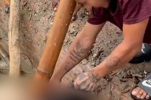 Dua Pria Ditangkap Usai Curi Anting Emas Korban Banjir Bandang Nepal di Sungai Narayani