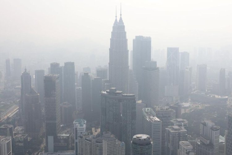 Kabut Asap Karhutla RI Bekap 29 Wilayah Malaysia, Kuala Lumpur hingga Sarawak Tak Sehat