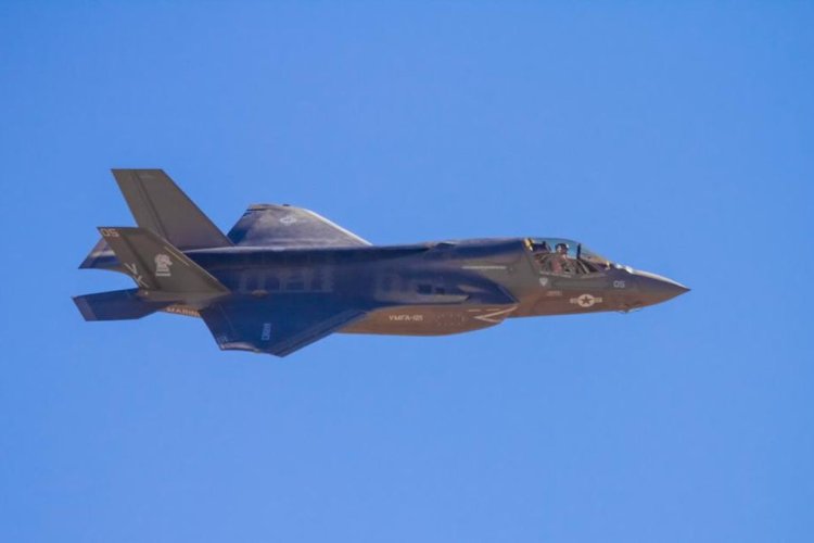AS Kembali Bombardir Pulau Larak, Iran Balas Serang Dua Pangkalan Militer di Yordania