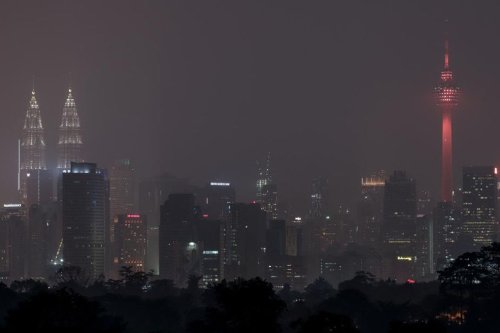 Kabut Asap Karhutla Kian Pekat, 7 Wilayah Malaysia Masuk Zona Tidak Sehat