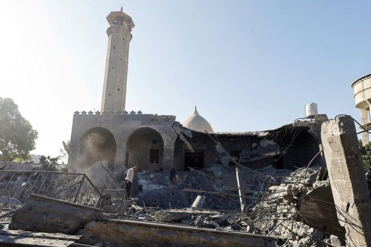 Masjid Bersejarah di Gaza Tinggal Puing, Serangan Israel Terus Berlanjut