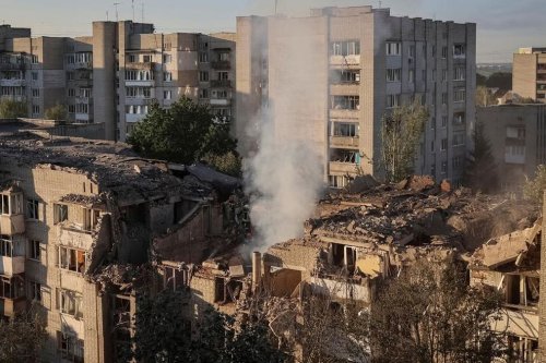Drone Rusia Hantam Mal di Kota Kelahiran Zelensky, 16 Tewas dan 130 Luka