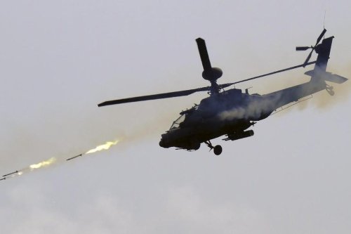 Dua Pilot Tewas Usai Helikopter Tempur Apache AS Jatuh dan Terbakar di Texas
