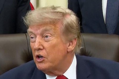 Diam-diam Pindah Pesawat Lewat Truk Katering, Trump Jadi Bahan Olok-olok Media Iran
