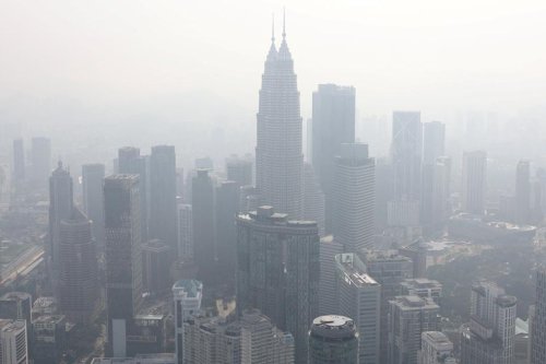 Kualitas Udara Memburuk, Malaysia Tutup 591 Sekolah di Sarawak Akibat Kabut Asap Karhutla RI