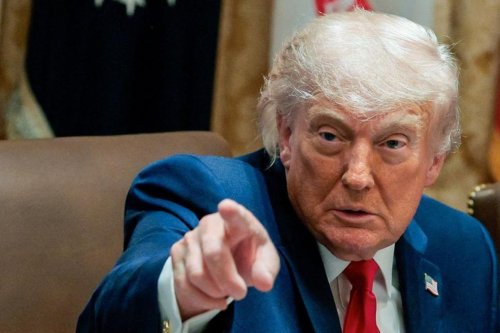 Trump Umumkan Perang Ekonomi Terbesar, Negara yang Bantu Iran Bakal Kena Sanksi