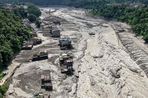 Banjir Bandang Himalaya Hantam Nepal dan Tibet, 160 Lebih Tewas dan Ratusan Hilang